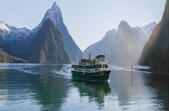 Milford Sound Scenic Cruise from Queenstown